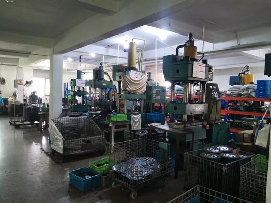 Fornecimento direto de BYD YUAN UP Front Bumper Bracket 2024 Acessórios e opções usadas